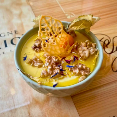 Mousse allo yogurt.
                            Miele mille fiori e noci